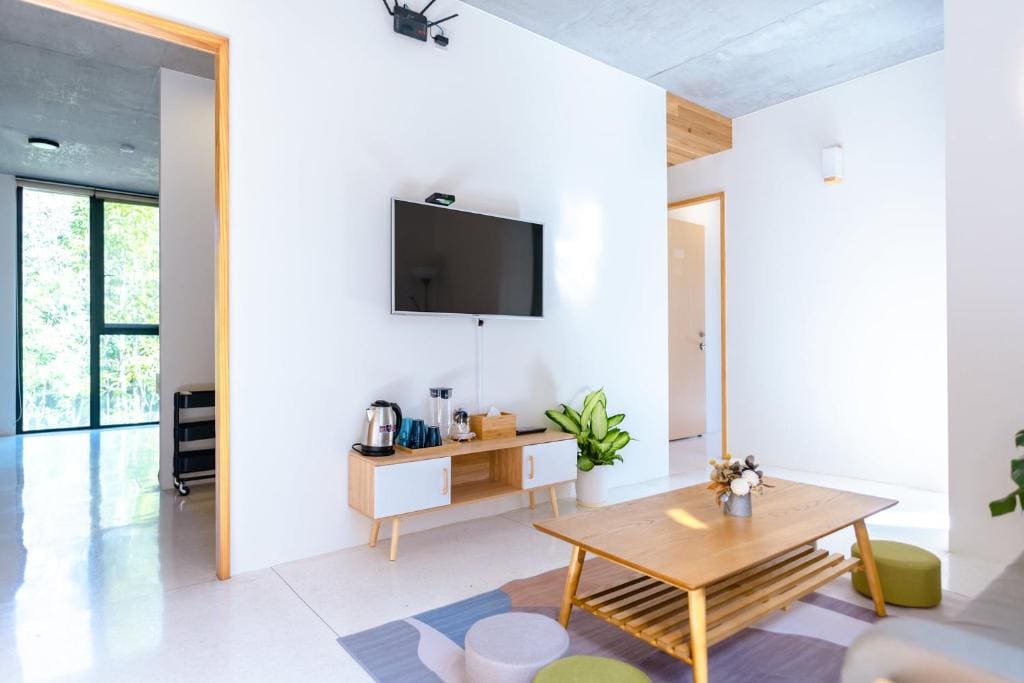 Family Room room - Image 1