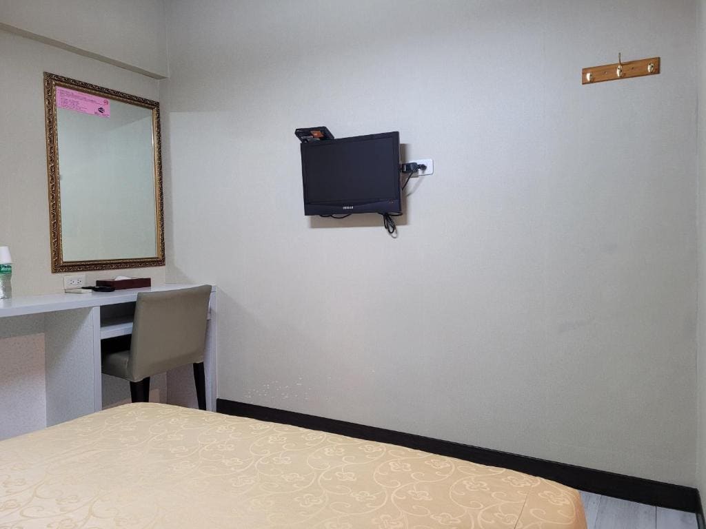 Economy Double Room room - Image 2