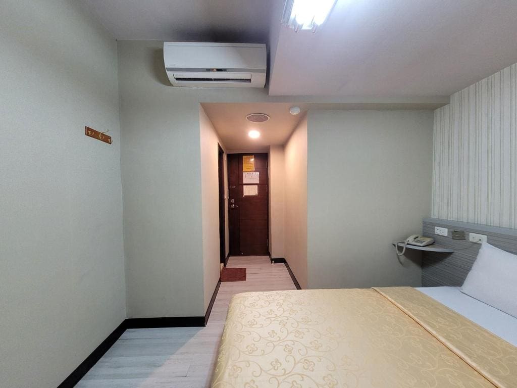 Economy Double Room room - Image 3