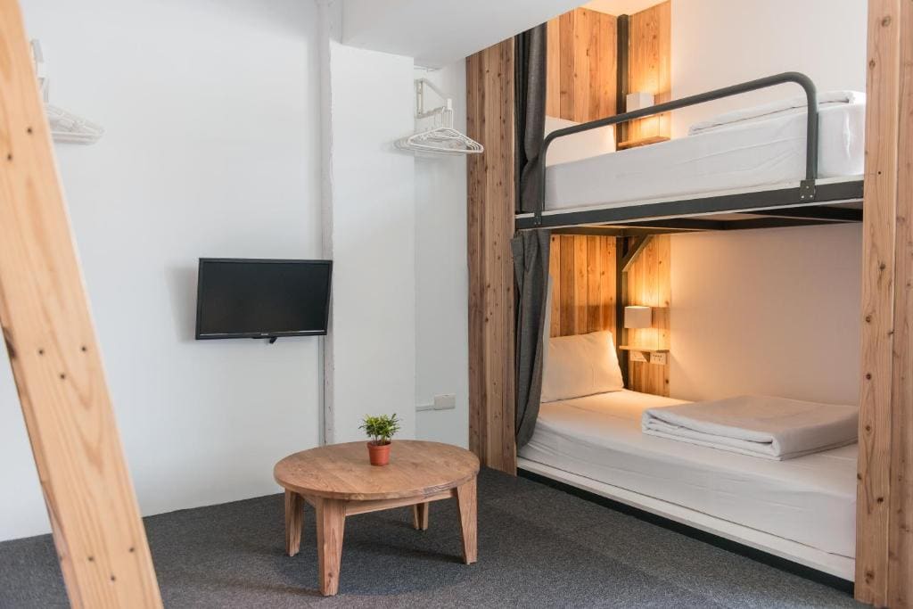 Deluxe Quadruple Room room - Image 2
