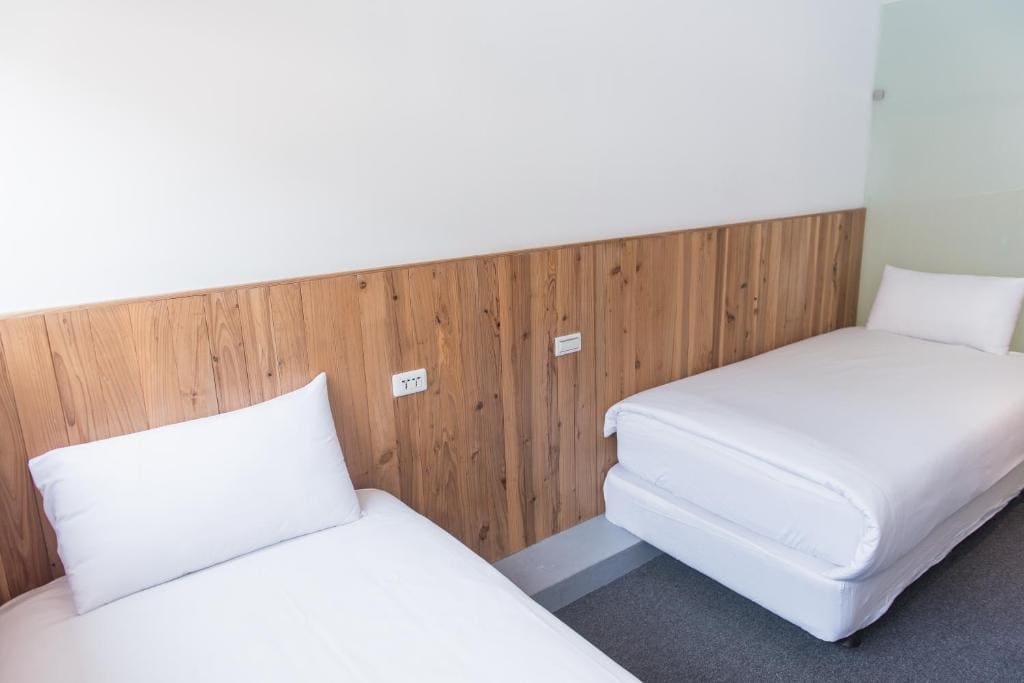 Small Twin Room room - Image 2