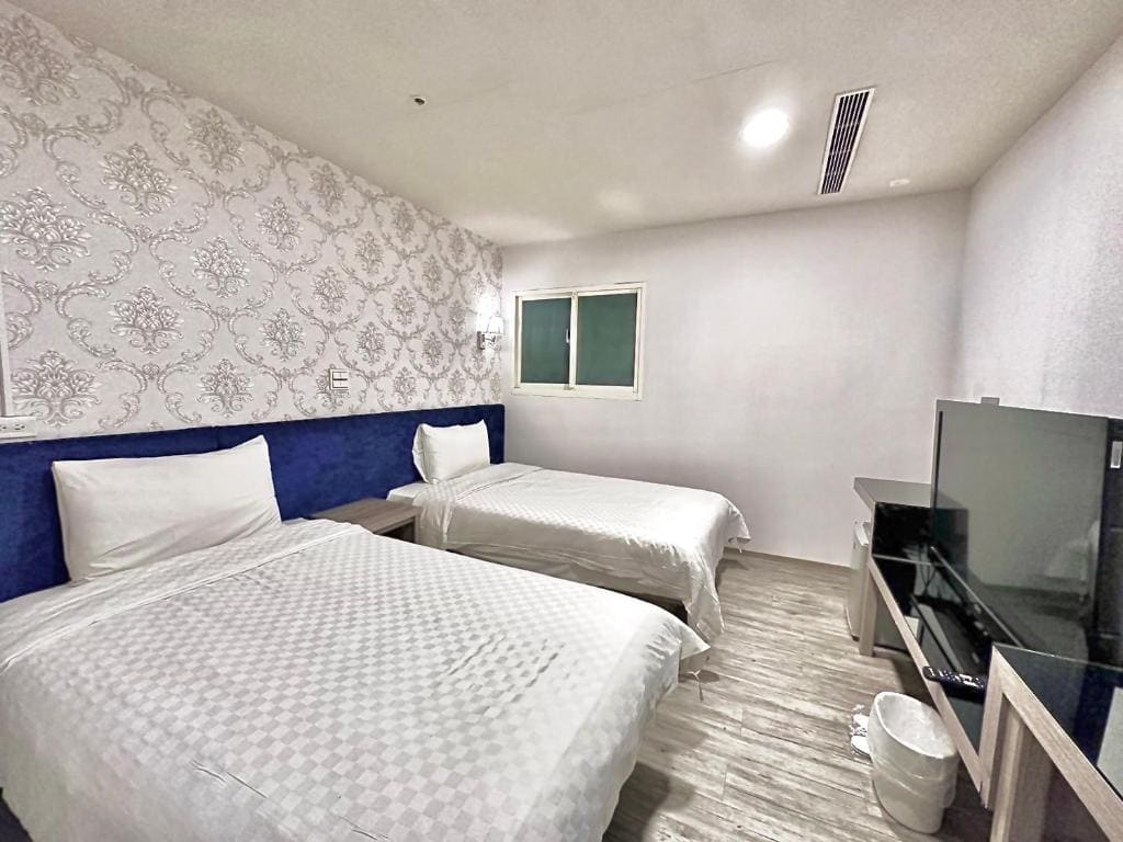 Standard Twin Room room - Image 2