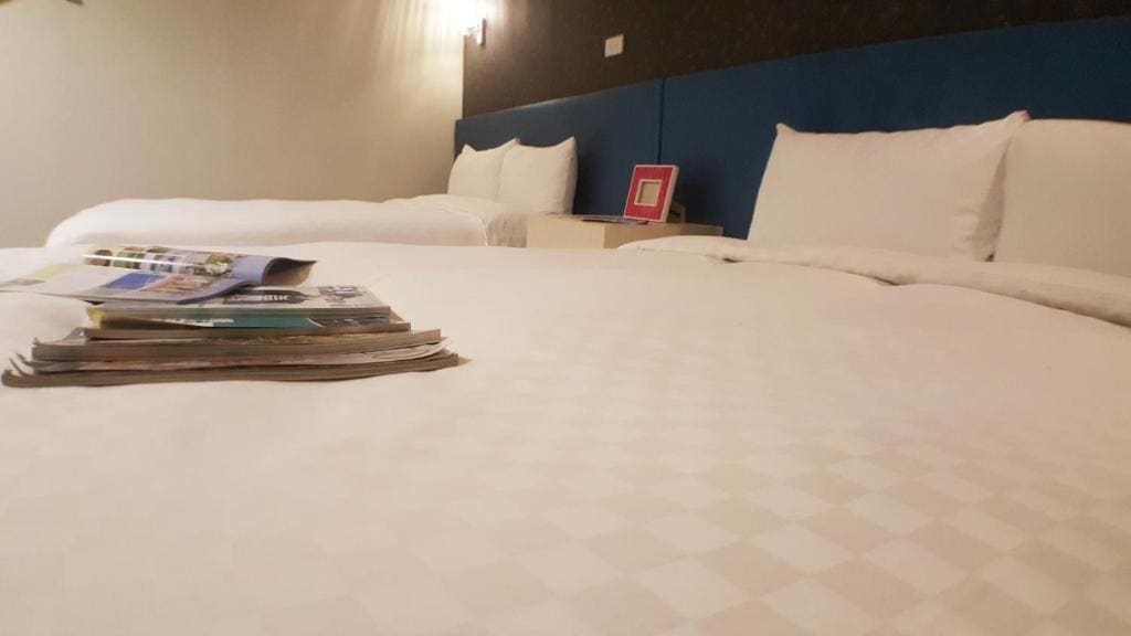 Deluxe Family Room room - Image 3