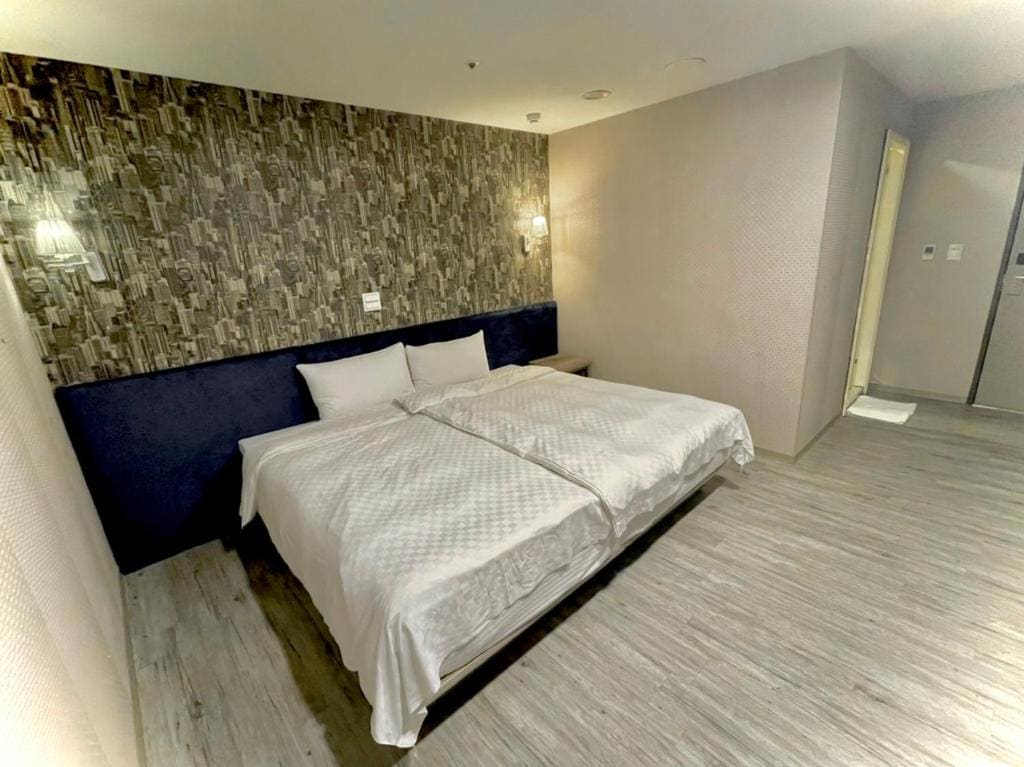 Economy Double or Twin Room with Parking room - Image 2