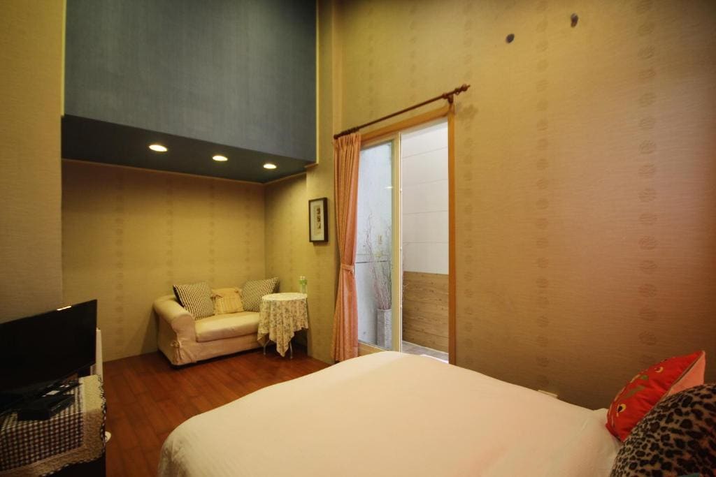 Room room - Image 3