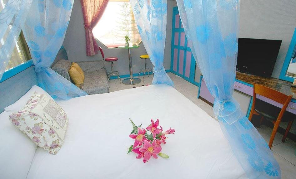 Double Room with Shower room - Image 1