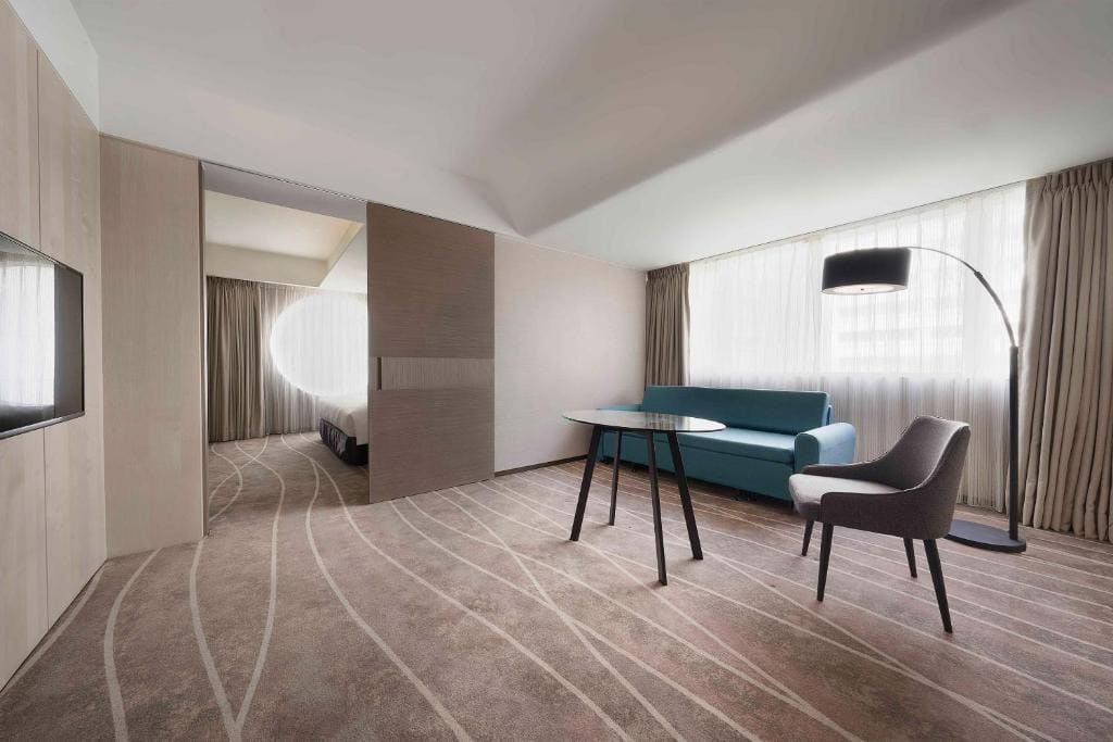 King Suite with Pool View room - Image 2