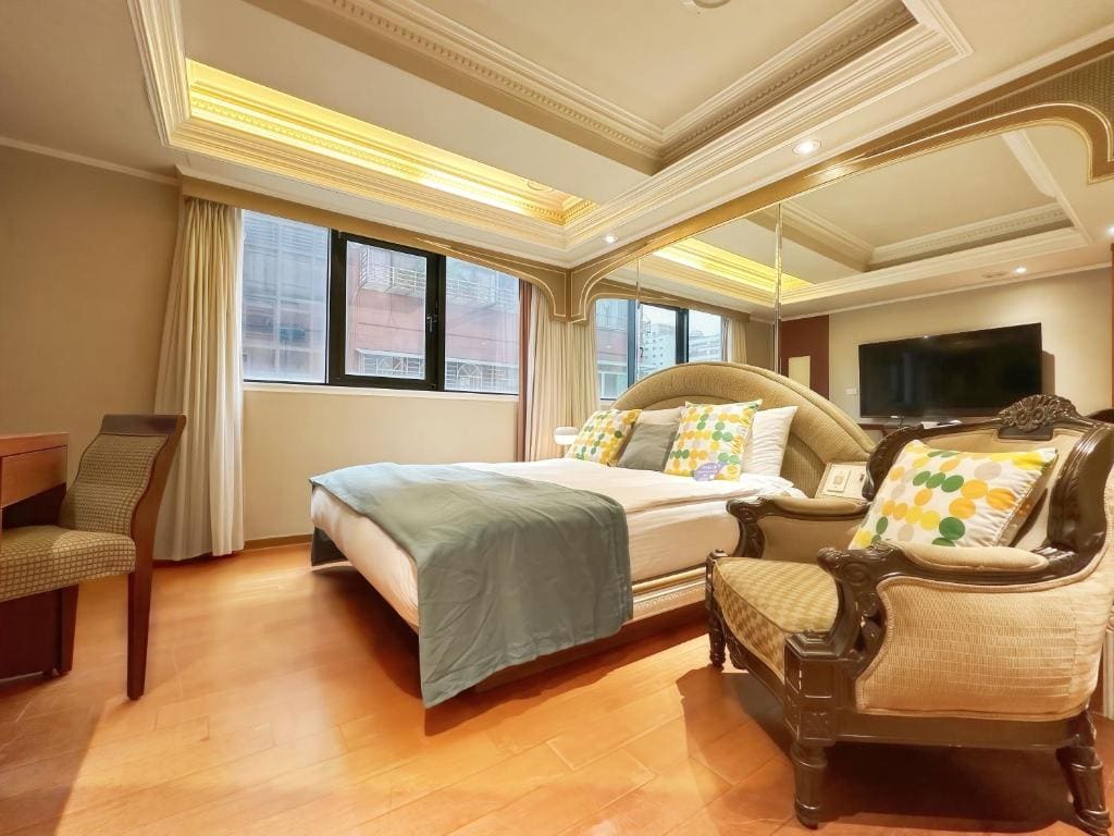 Classic Double Room room - Image 2