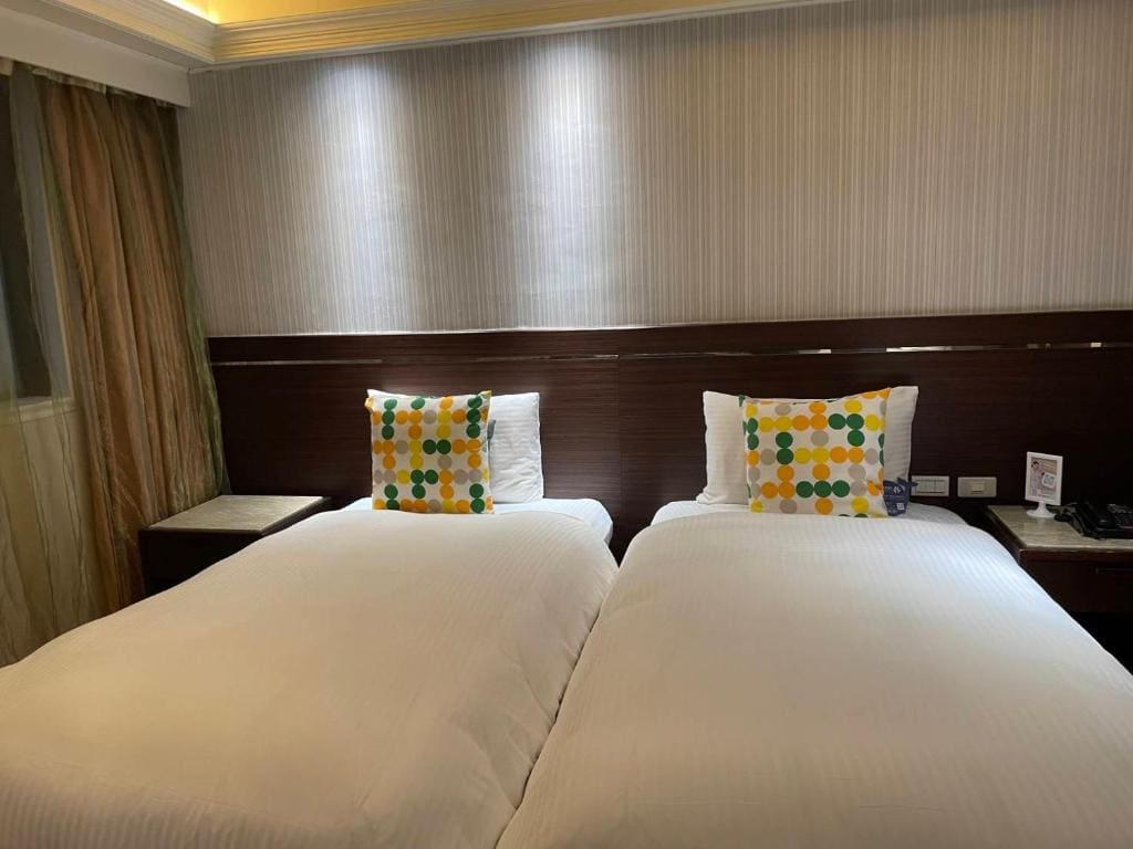 Classic Twin Room room - Image 2