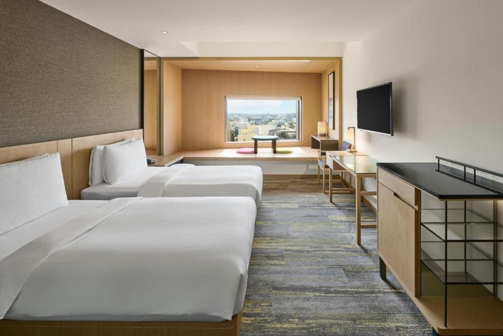 Premier Twin Room with City View room - Image 1