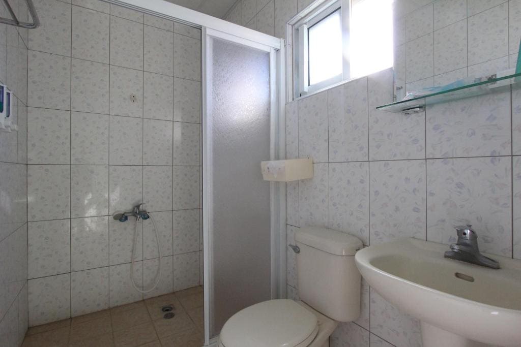 Standard Quadruple Room room - Image 3