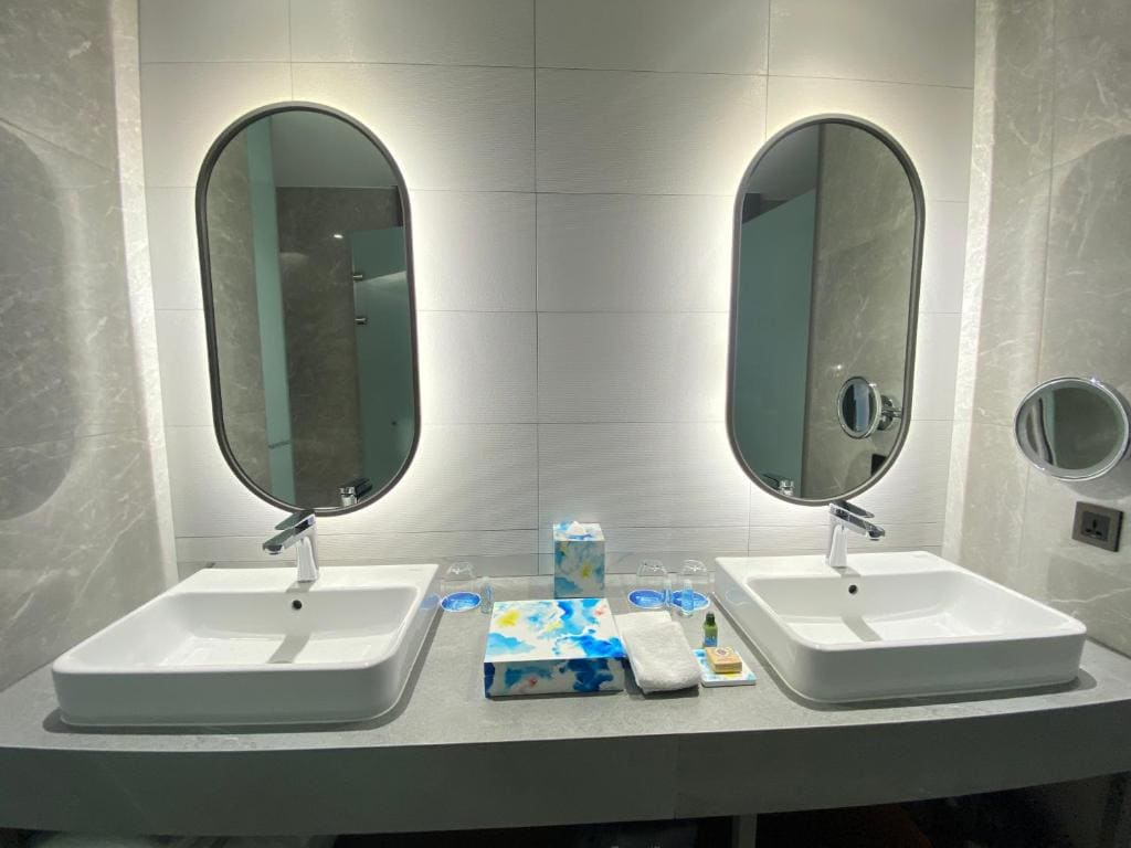 Superior Triple Room room - Image 1