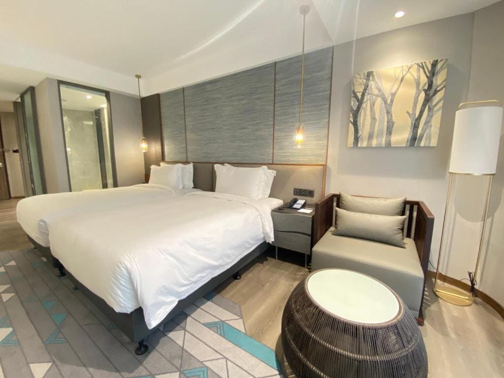 Deluxe Double Room with Balcony and Side Lake View room - Image 1