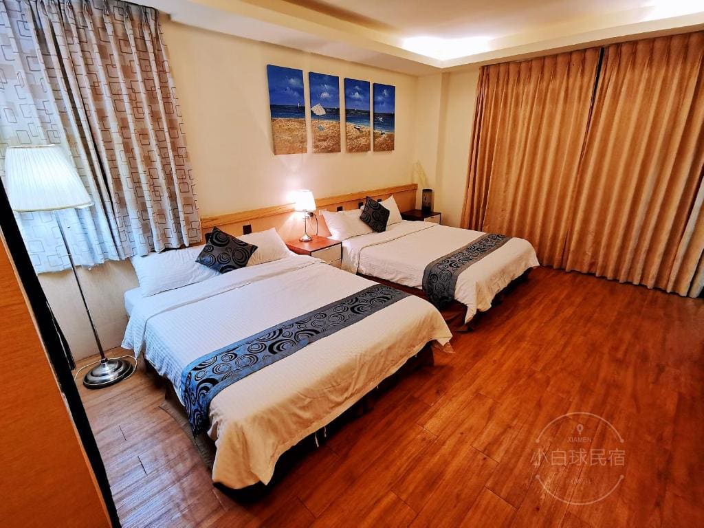 Deluxe Quadruple Room room - Image 2