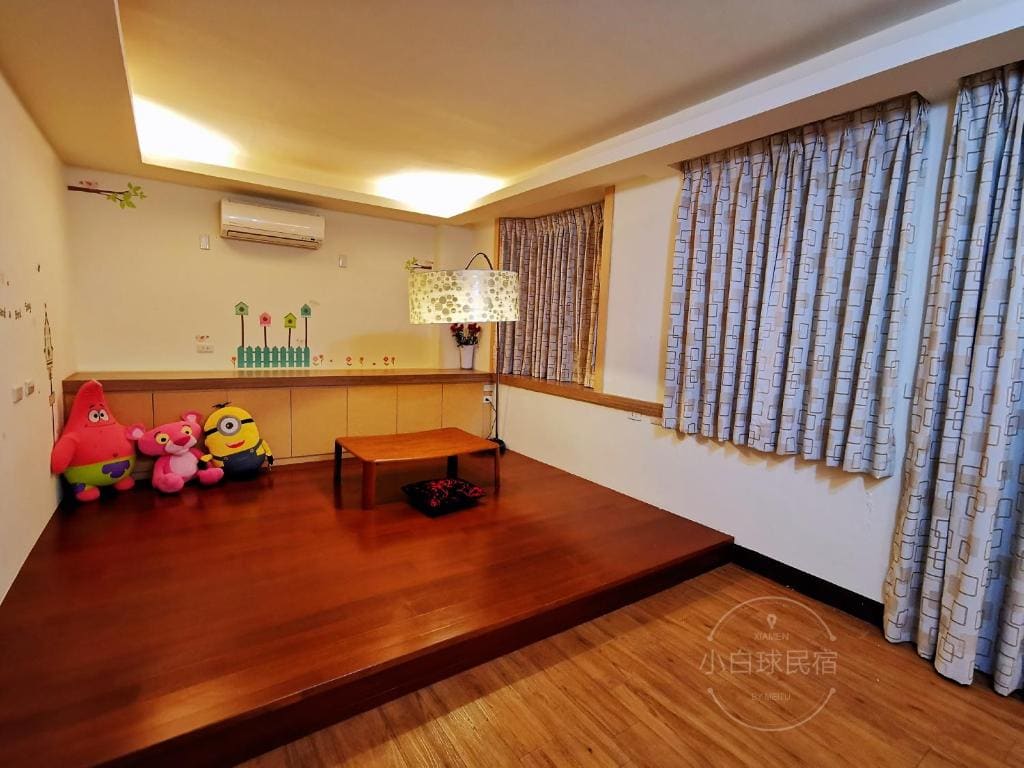Deluxe Quadruple Room room - Image 3