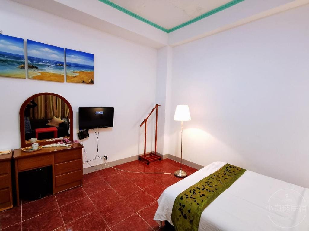 Small Double Room room - Image 3