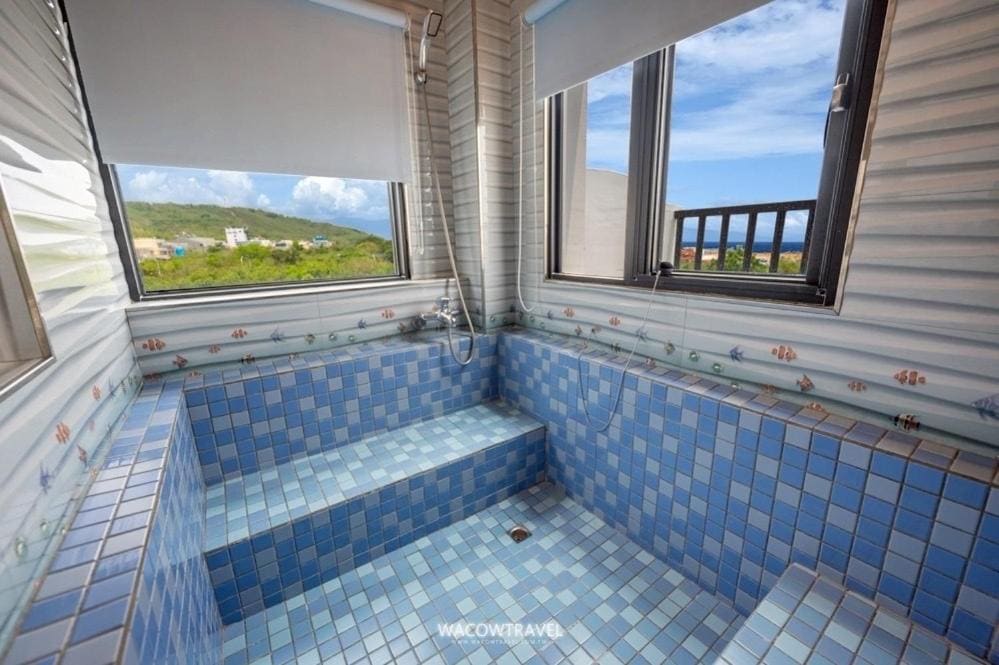 Deluxe Double Room with Bath room - Image 2