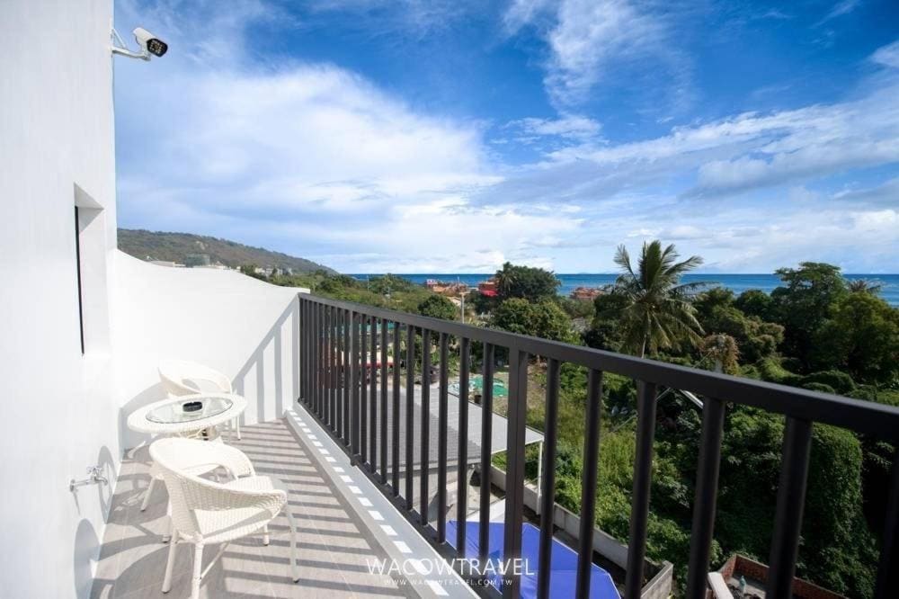 Double Room with Balcony room - Image 3