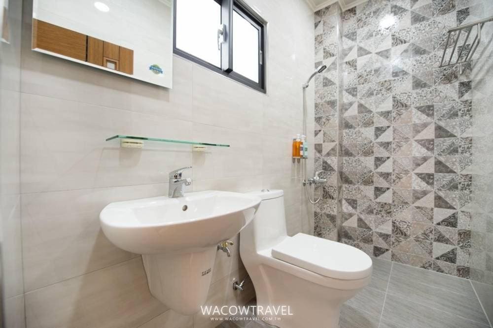Quadruple Room with Private Bathroom room - Image 3