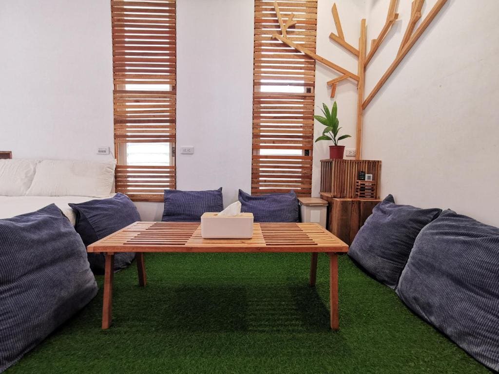 Deluxe Family Room room - Image 3