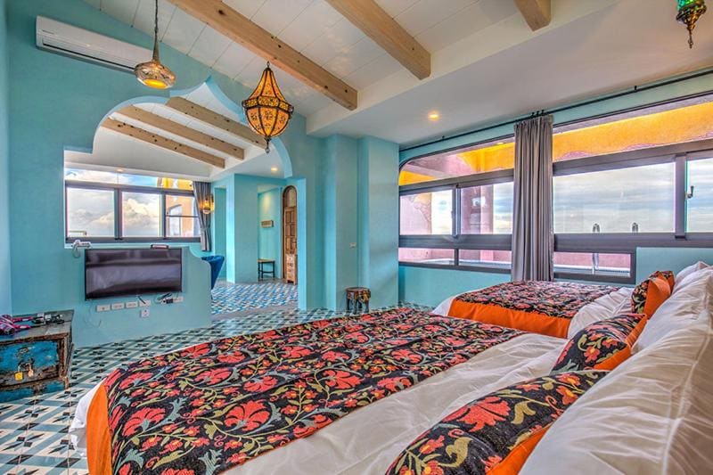 Family Room with Side Sea View room - Image 2