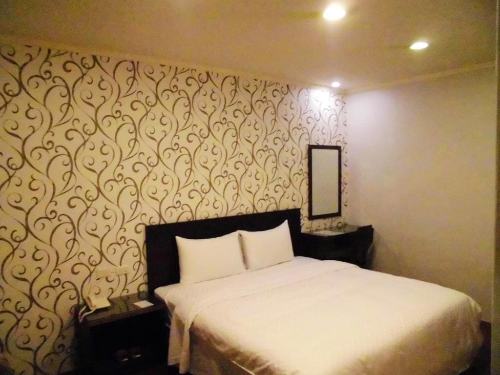 Queen Room room - Image 2