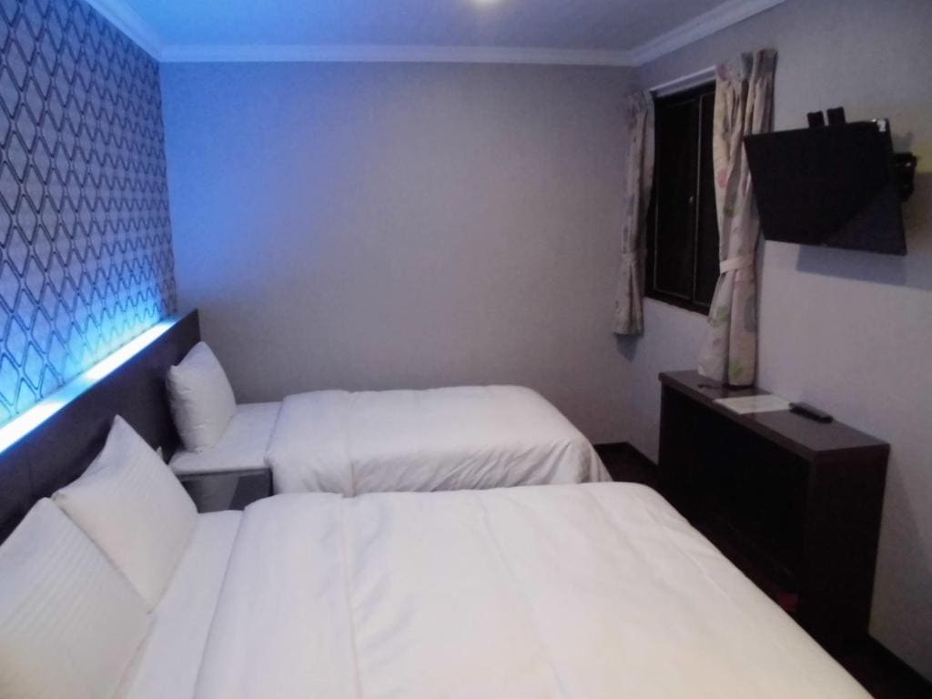 Triple Room with Bathroom room - Image 2