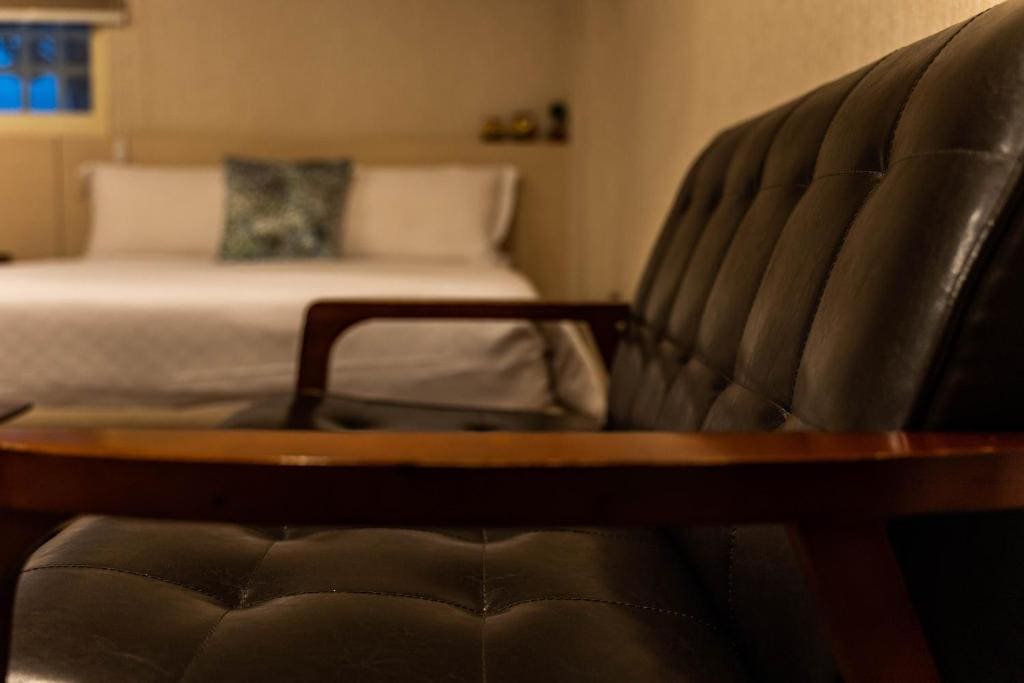 Classic Quadruple Room room - Image 3
