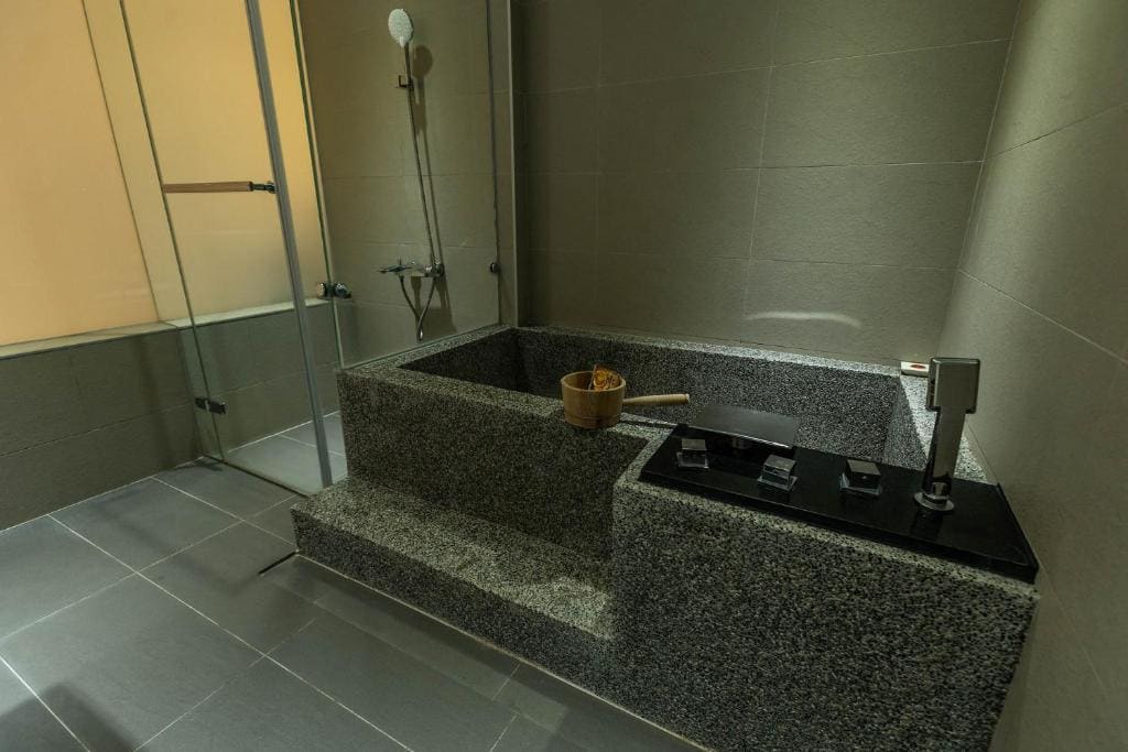 Double Room with Private Bathroom room - Image 1