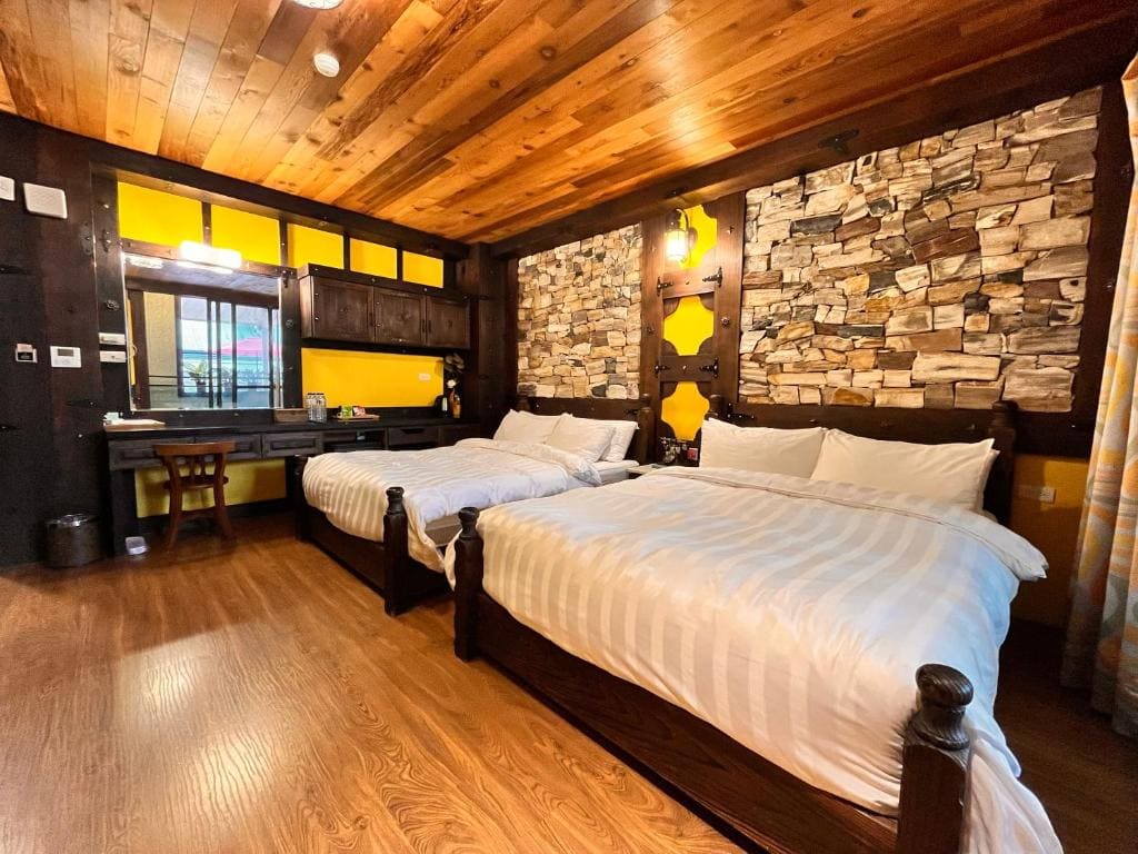 Quadruple Room with Bath room - Image 2