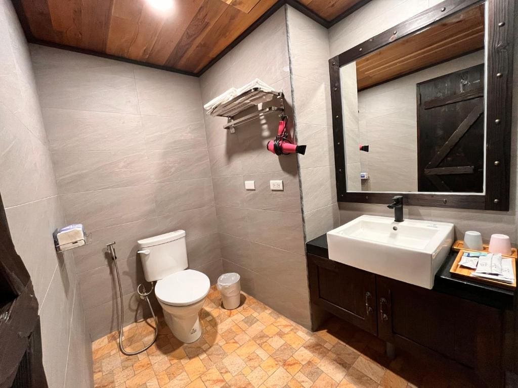 VIP King Room room - Image 3