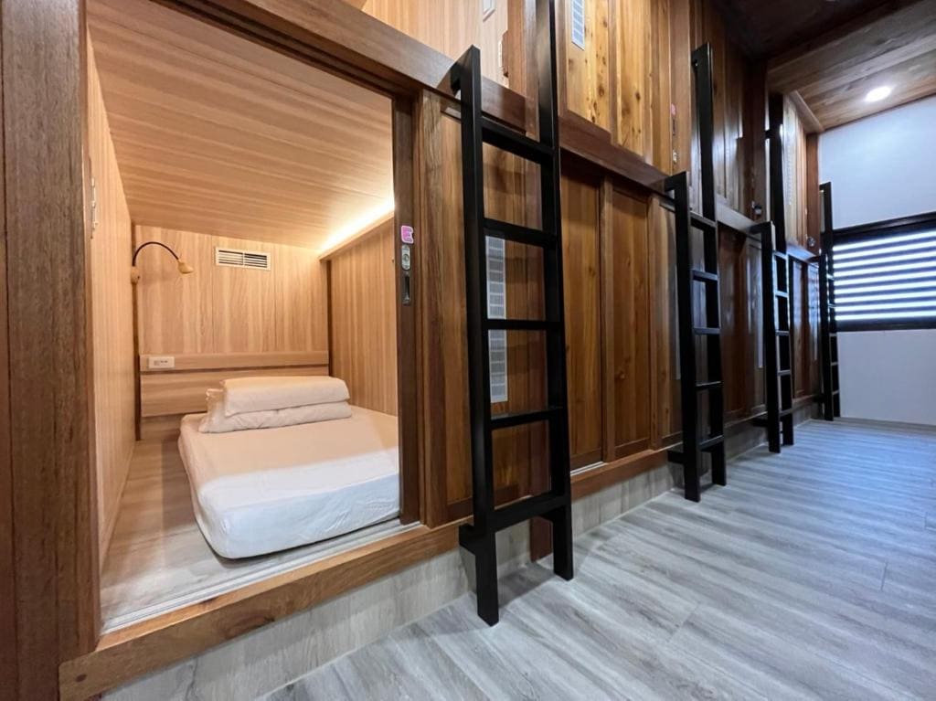 Bunk Bed in Mixed Dormitory Room - No Parking room - Image 1