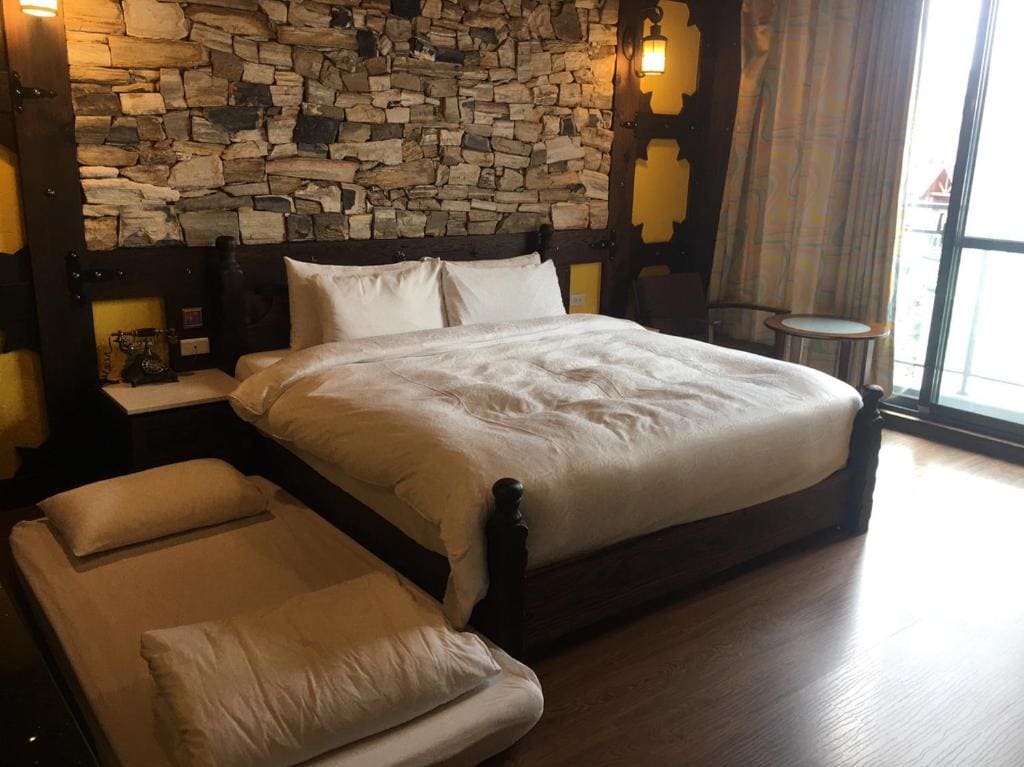 Deluxe Double Room with Bath room - Image 2