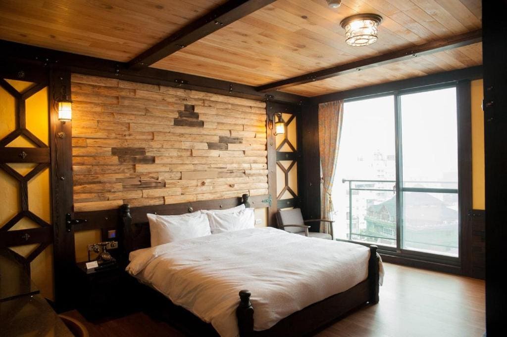 King Room with Lake View room - Image 3