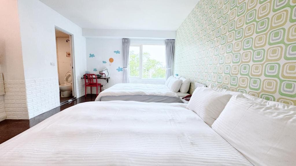 Deluxe Double Room with Bath room - Image 2