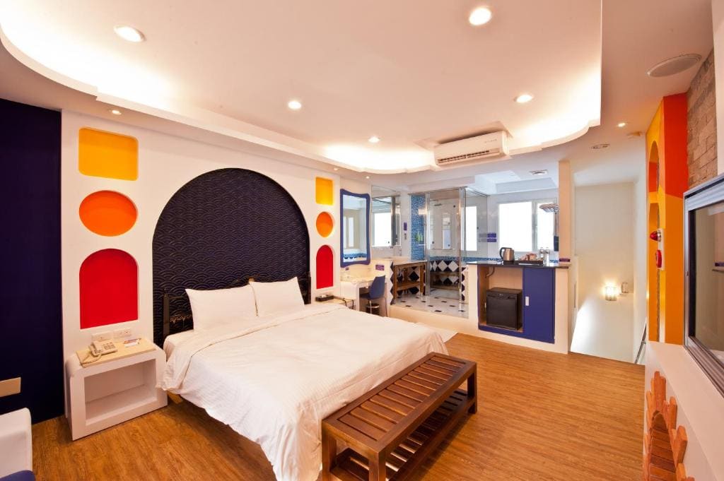 Deluxe Double Room with Bath room - Image 3
