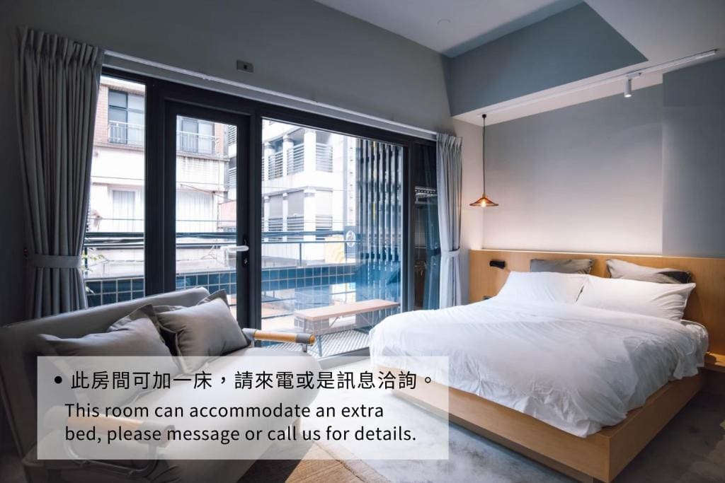 Deluxe Double Room with Balcony room - Image 3
