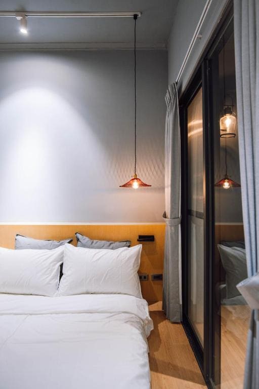 Double Room with Balcony room - Image 2