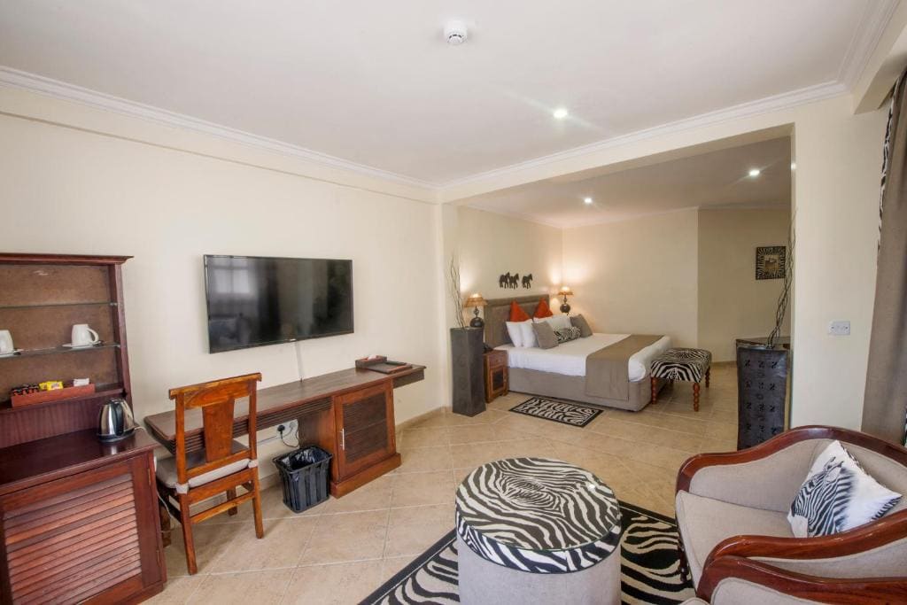 Deluxe Suite room - Image 2