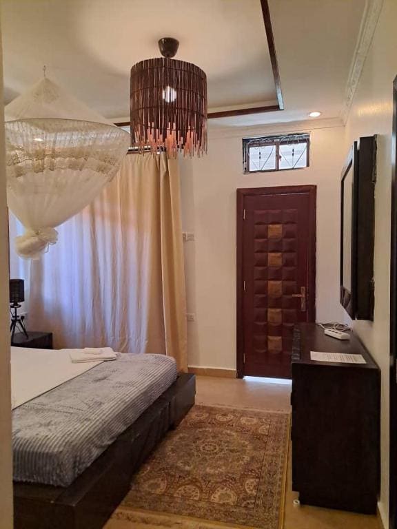Deluxe King Room room - Image 2