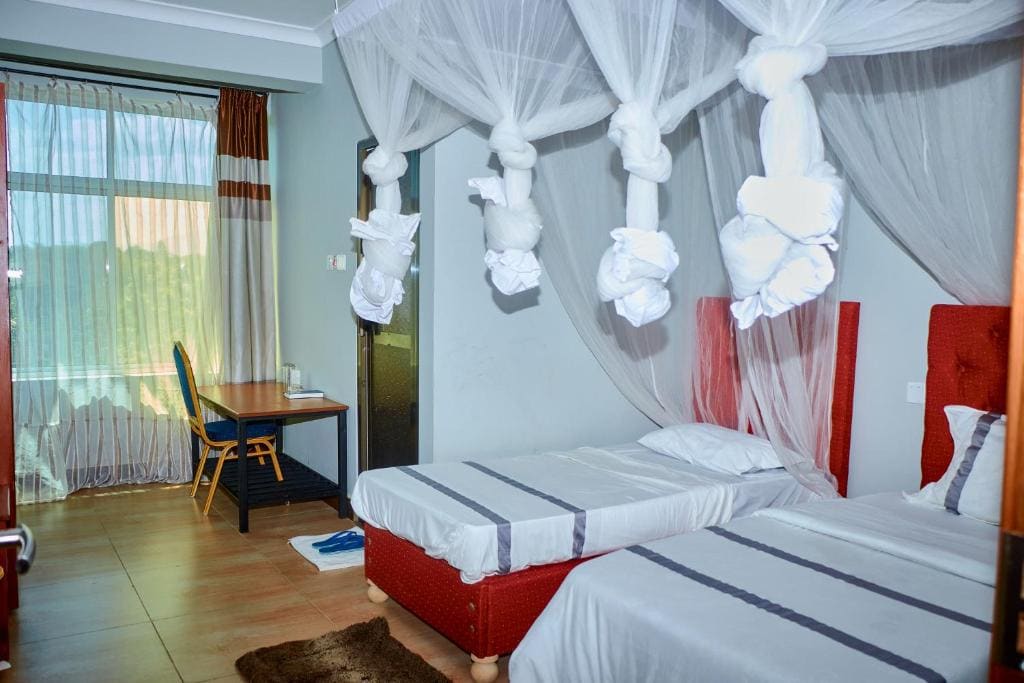 Standard Twin Room room - Image 1