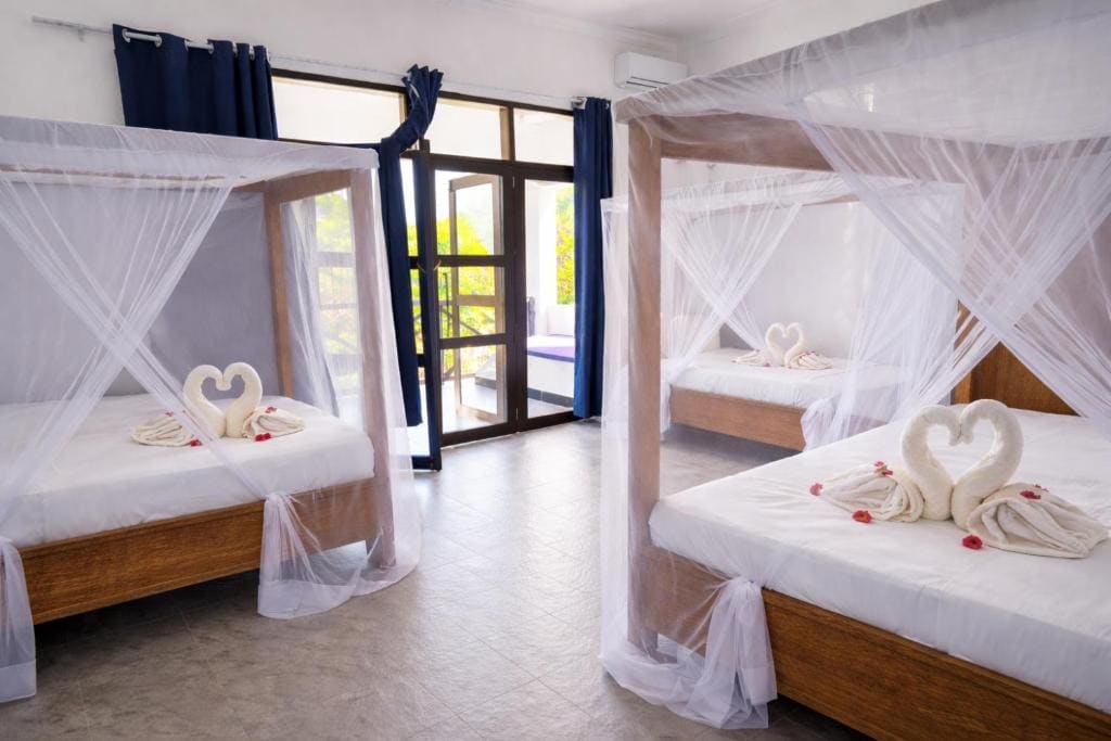 Triple Room - Garden View room - Image 1