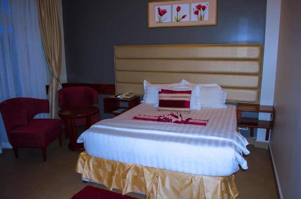 Executive Suite room - Image 3