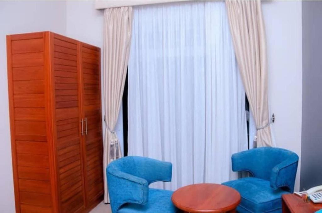 Executive Suite room - Image 2