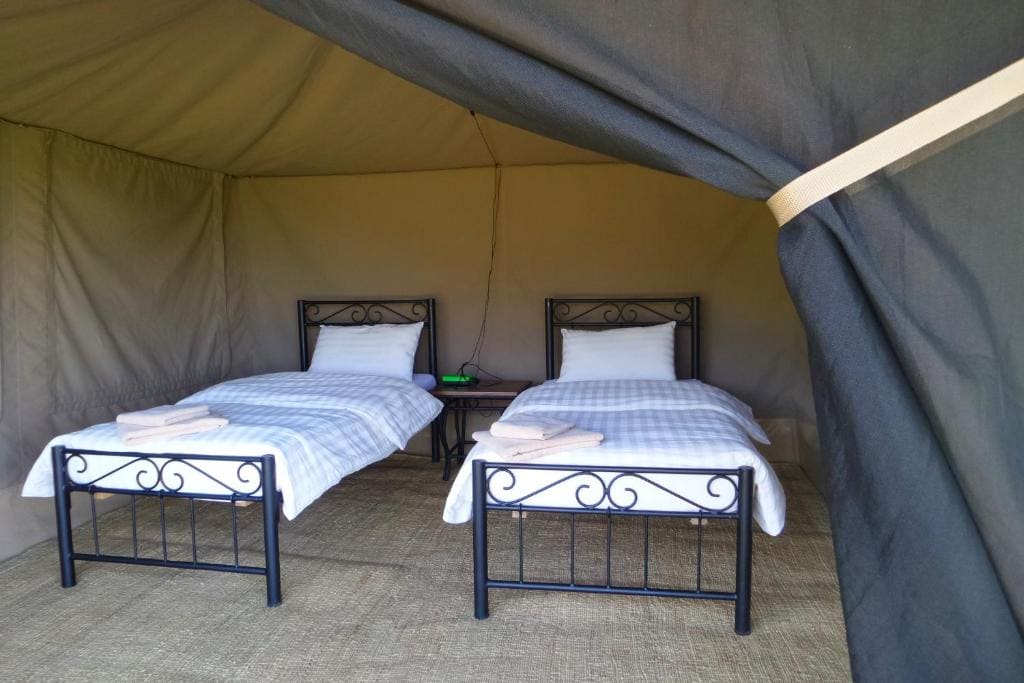 Tent room - Image 1