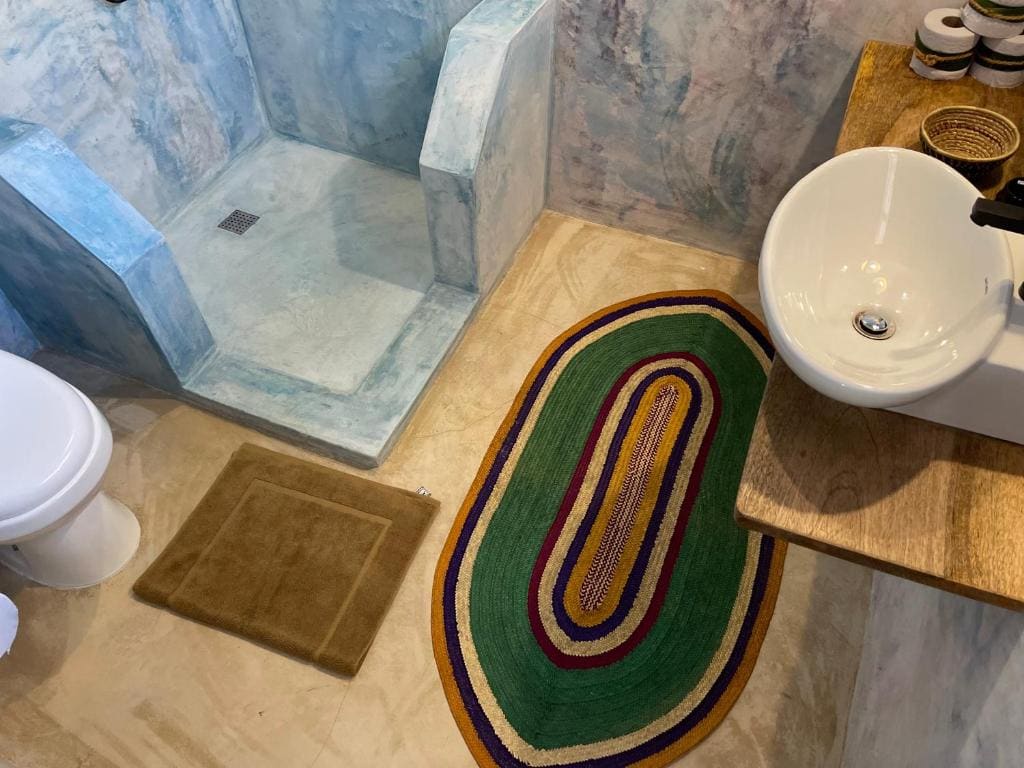 Twin Room with Private Bathroom room - Image 3