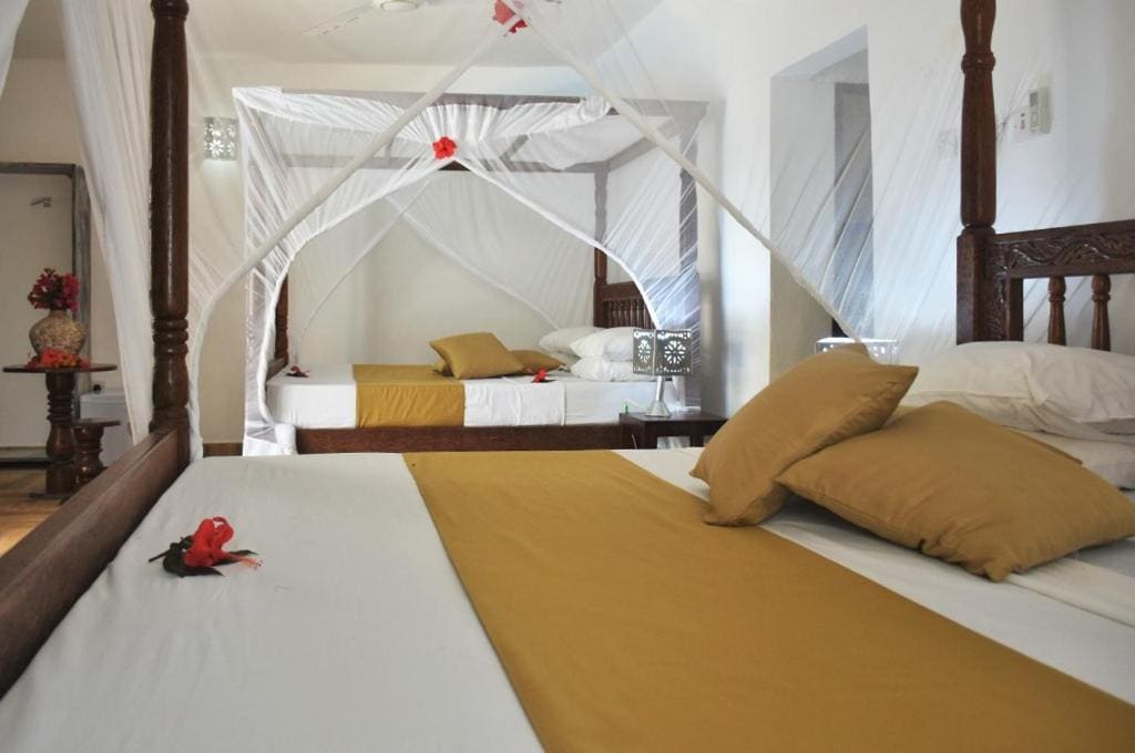 Triple Room with Pool View room - Image 3