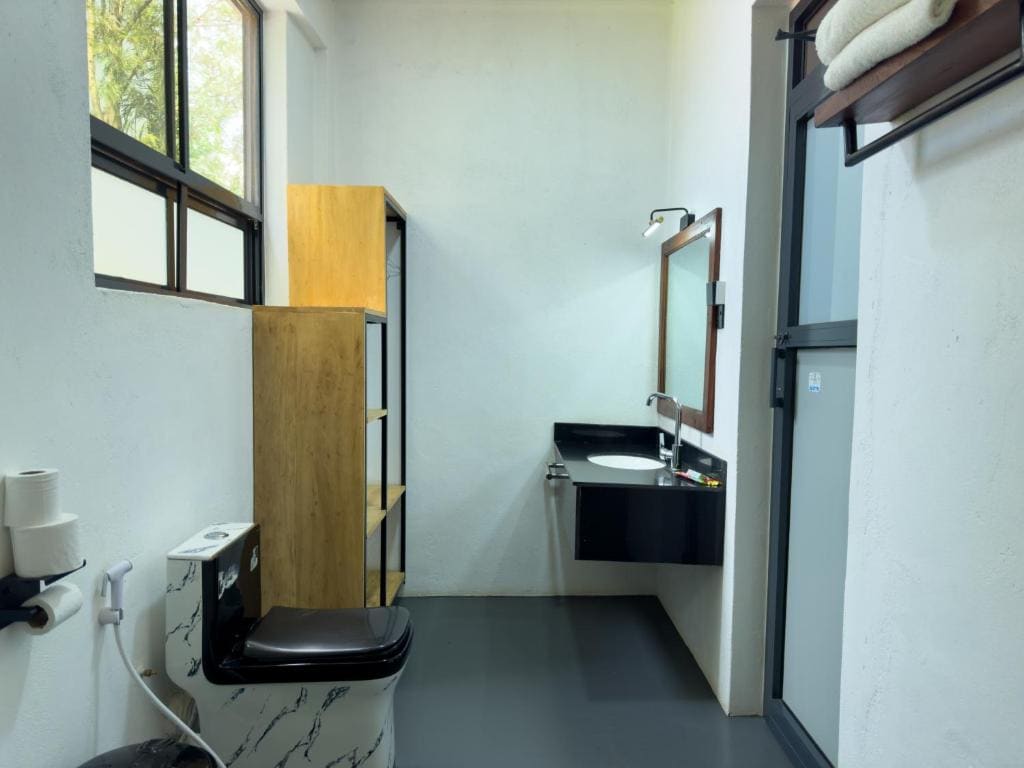 King Room with Pool View room - Image 2