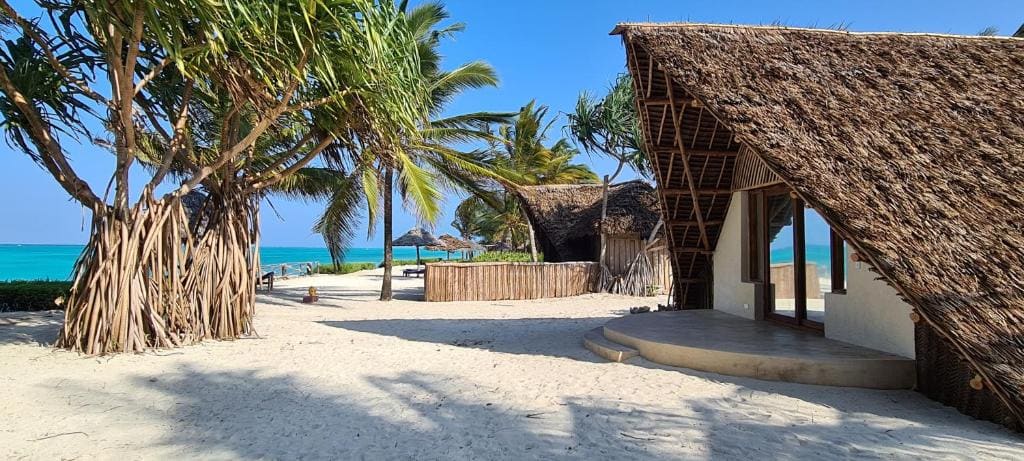 Ocean Front Bungalow room - Image 2
