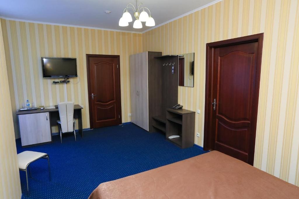 Double Room with Balcony room - Image 2